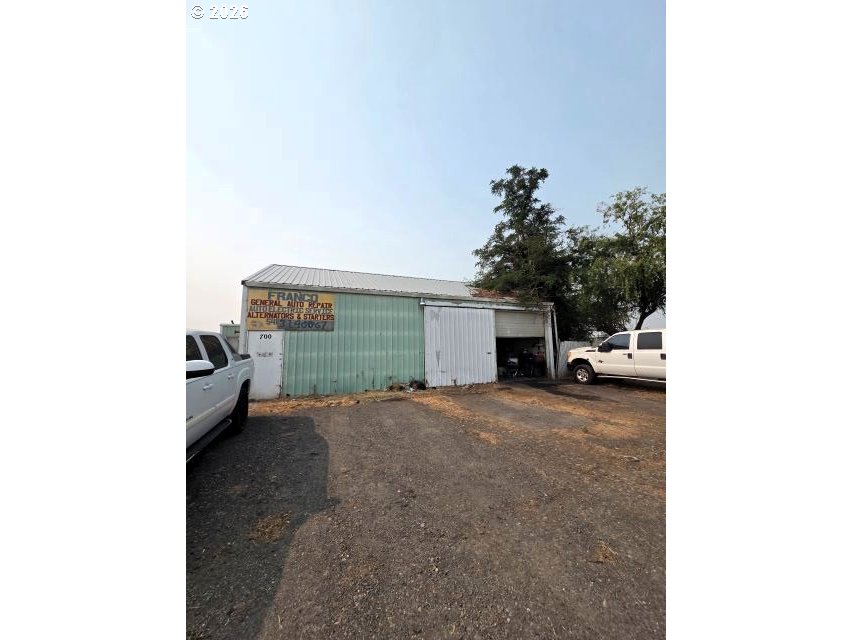 710 E Elm Ave Property Photo 12