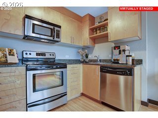 111 Sw Harrison St 17b Property Photo 9