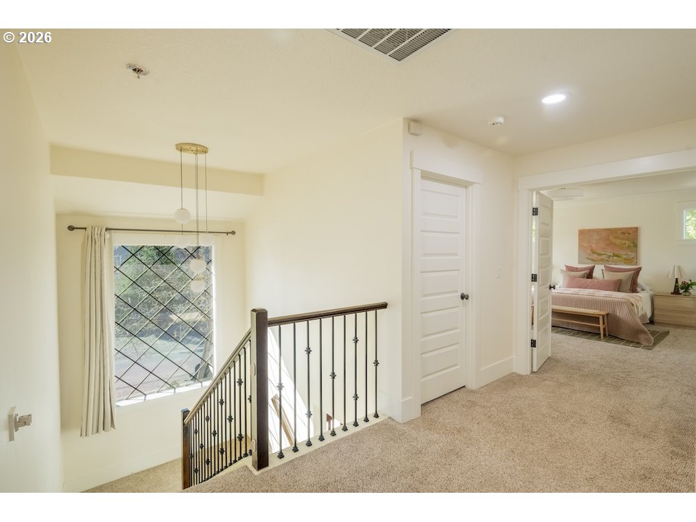 5545 N Harvard St Property Photo 17
