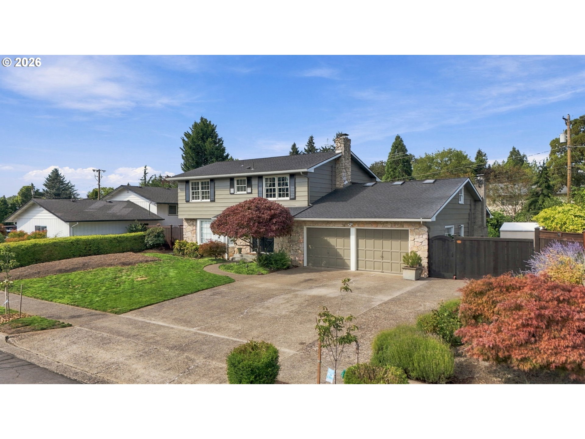 1375 Flintridge Ave Property Photo 1
