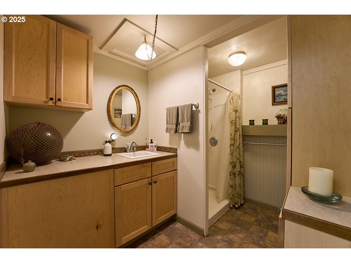 105 E Main St Property Photo 23