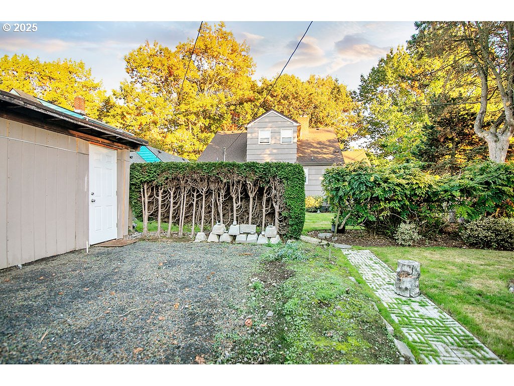 571 26th Ave Property Photo 36