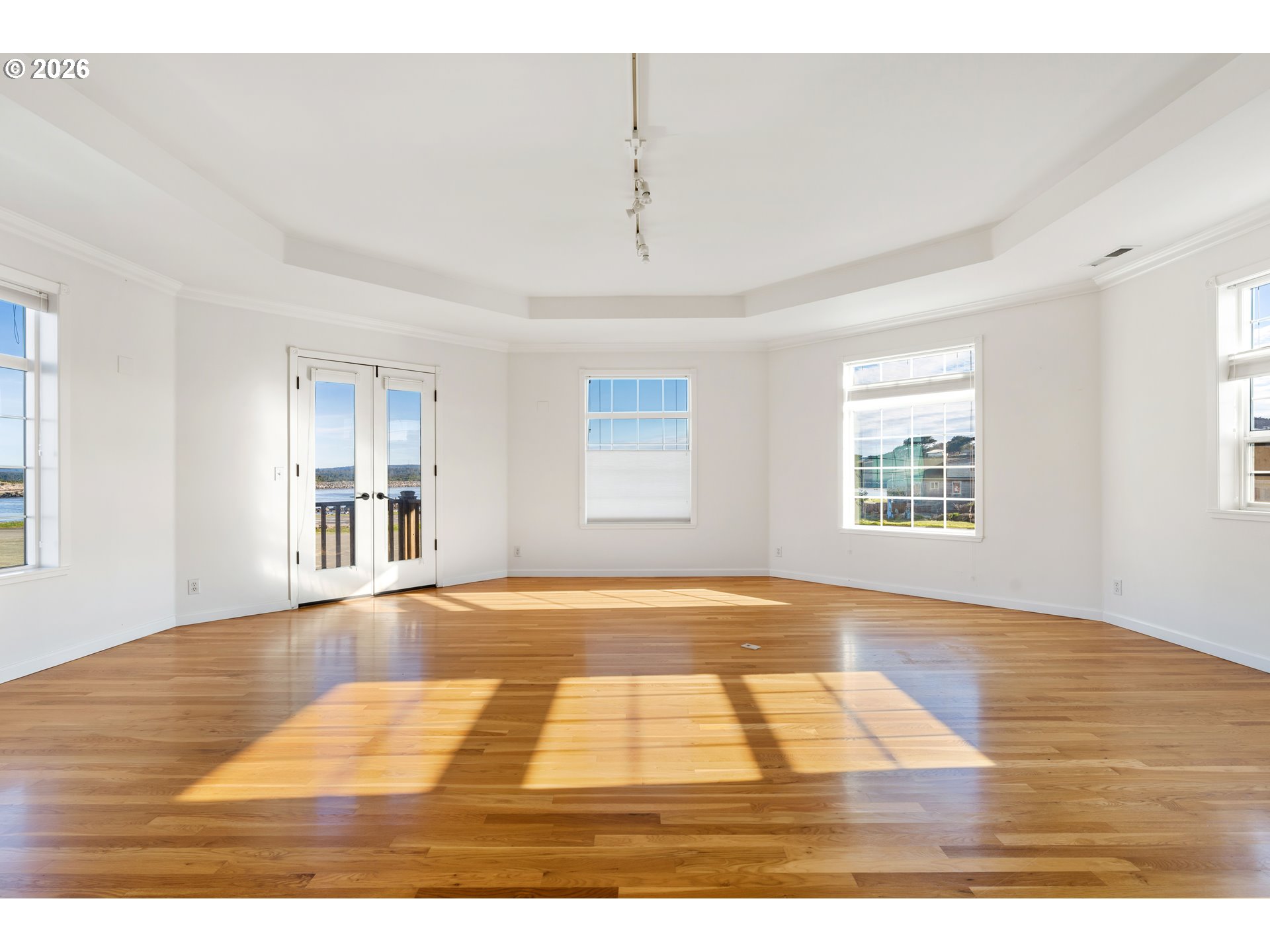323 Madison Ave Property Photo 17