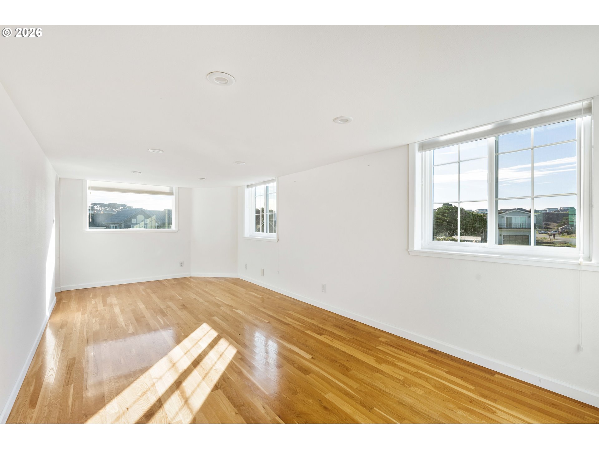 323 Madison Ave Property Photo 30