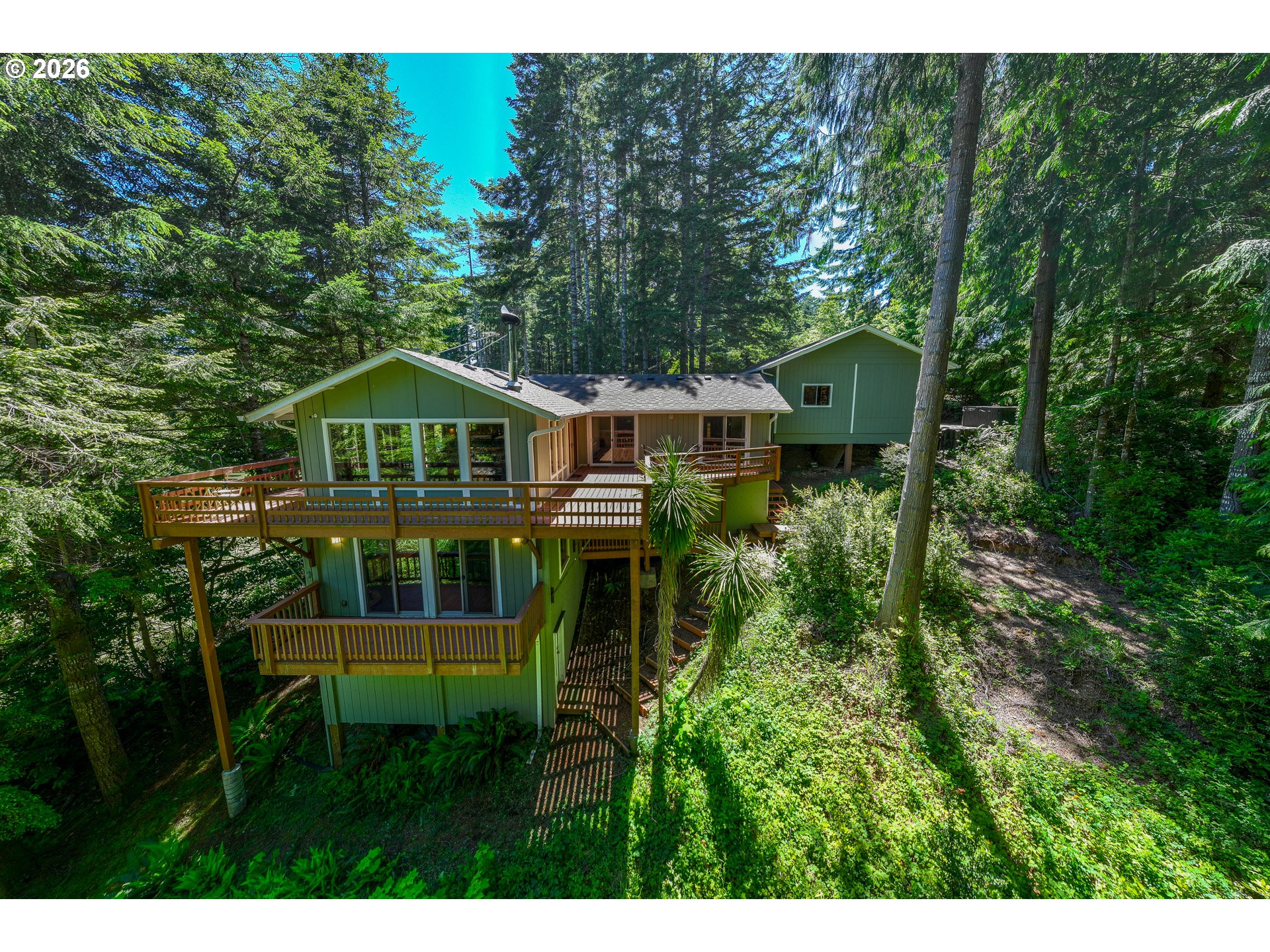 4995 Lake Dr Property Photo 1