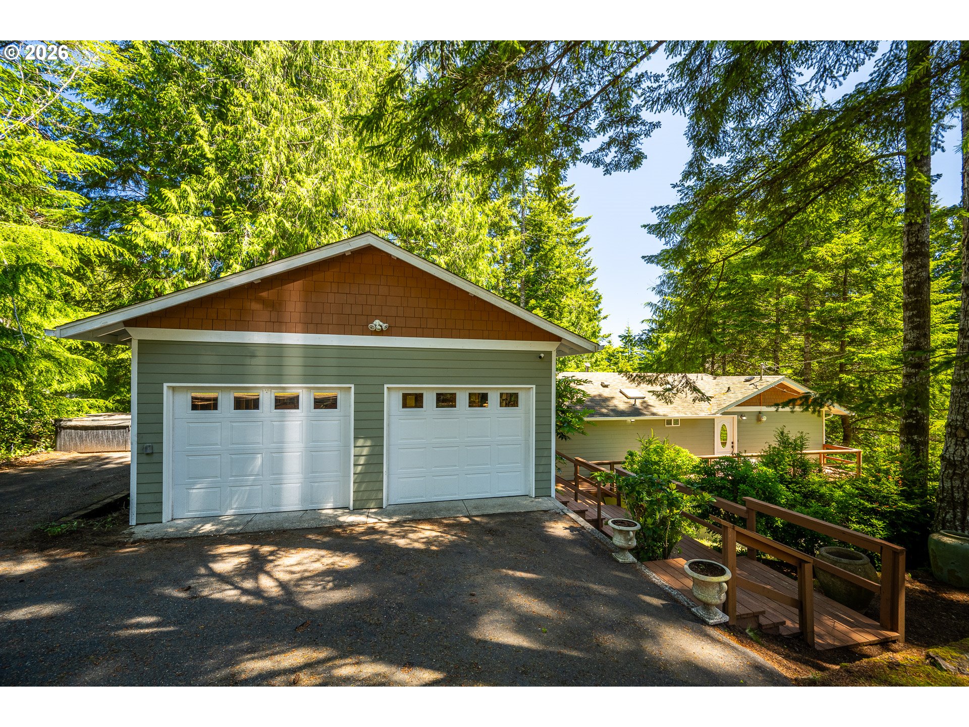 4995 Lake Dr Property Photo 4