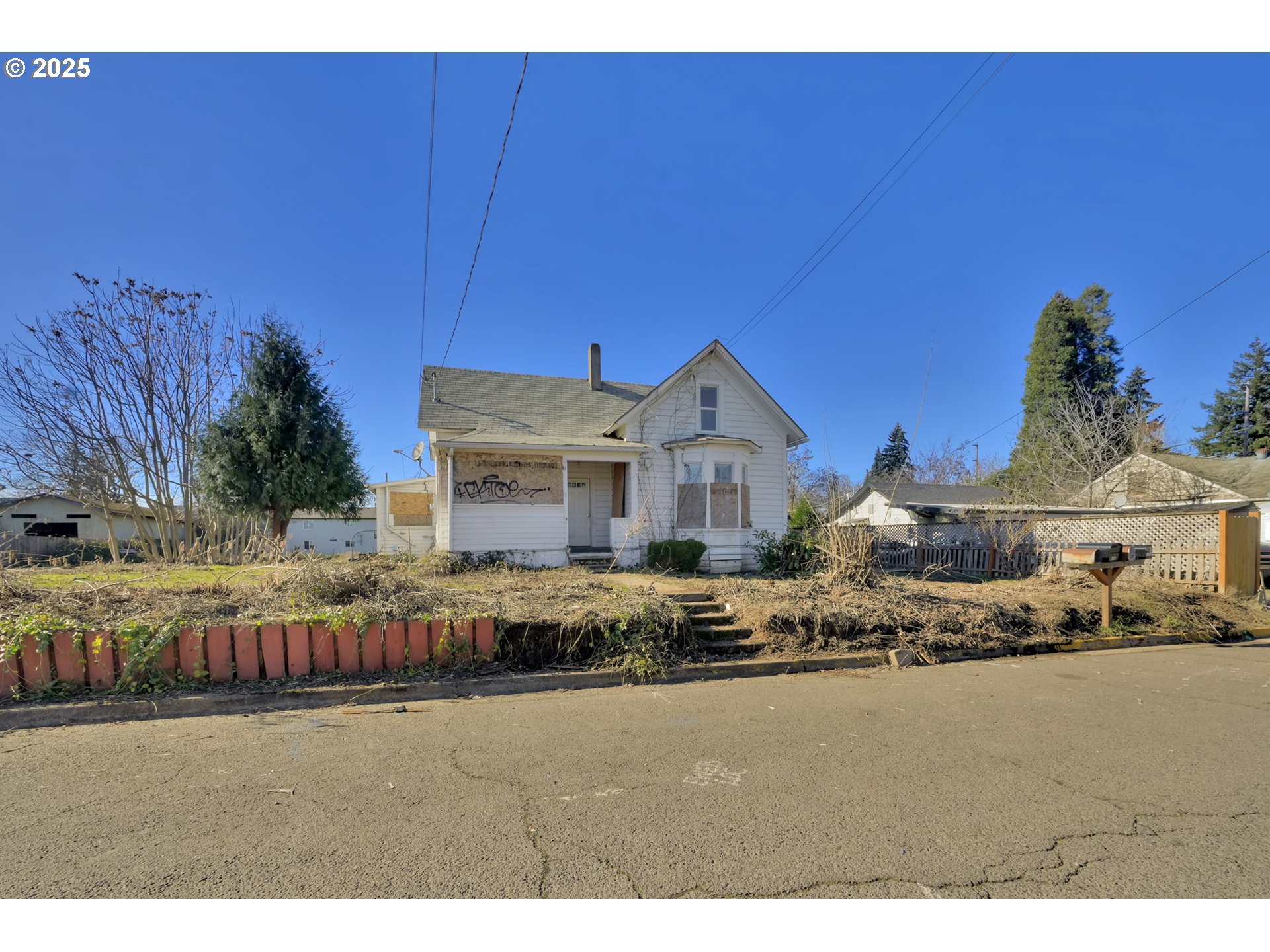 168 N Cleveland St Property Photo 3