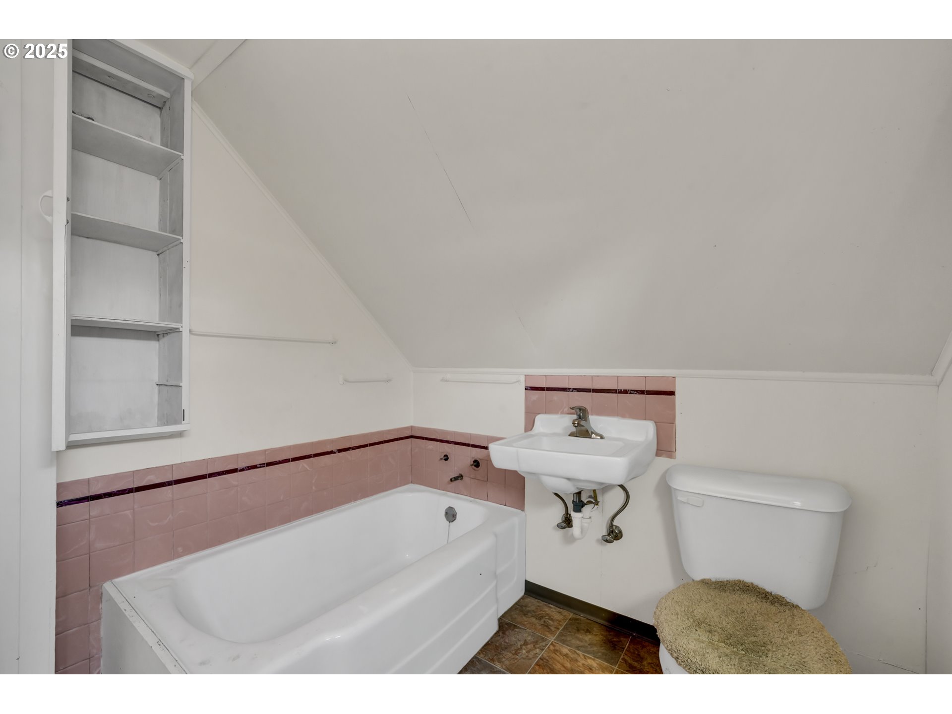 168 N Cleveland St Property Photo 25