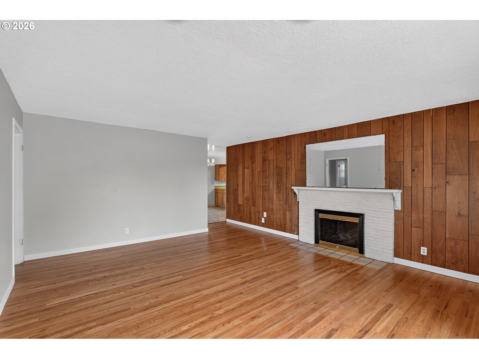730 E Clarendon St Property Photo 4