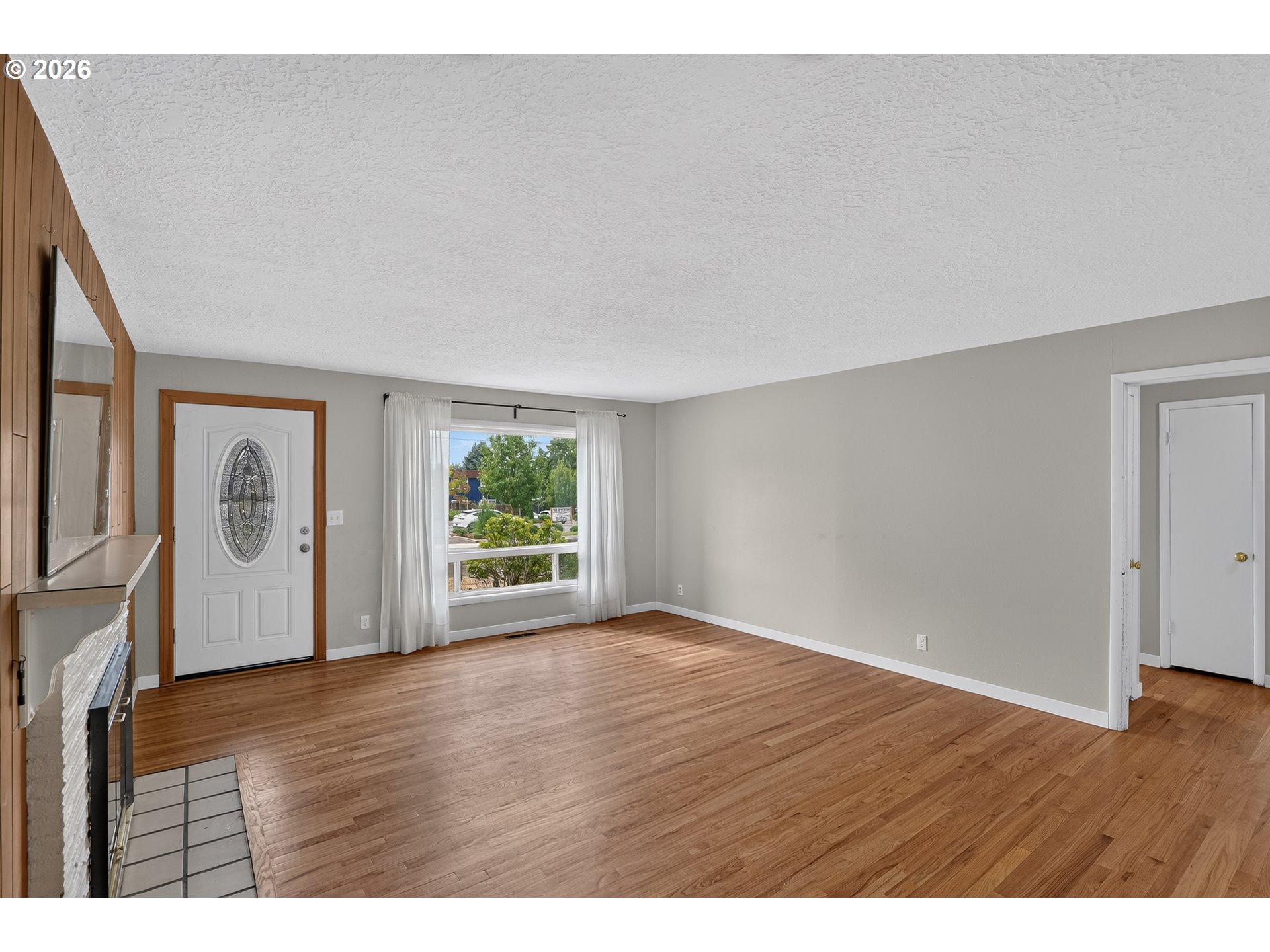 730 E Clarendon St Property Photo 5