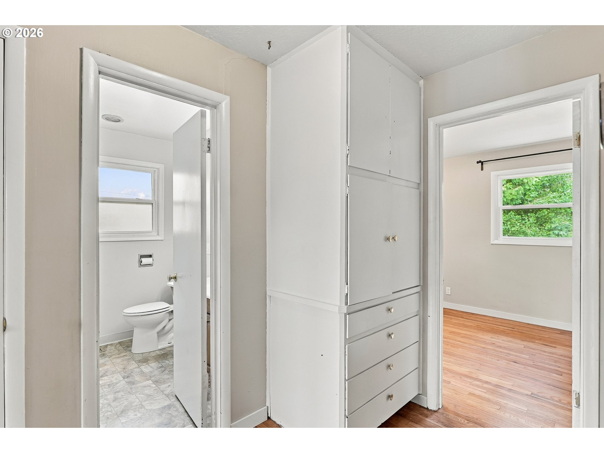 730 E Clarendon St Property Photo 13