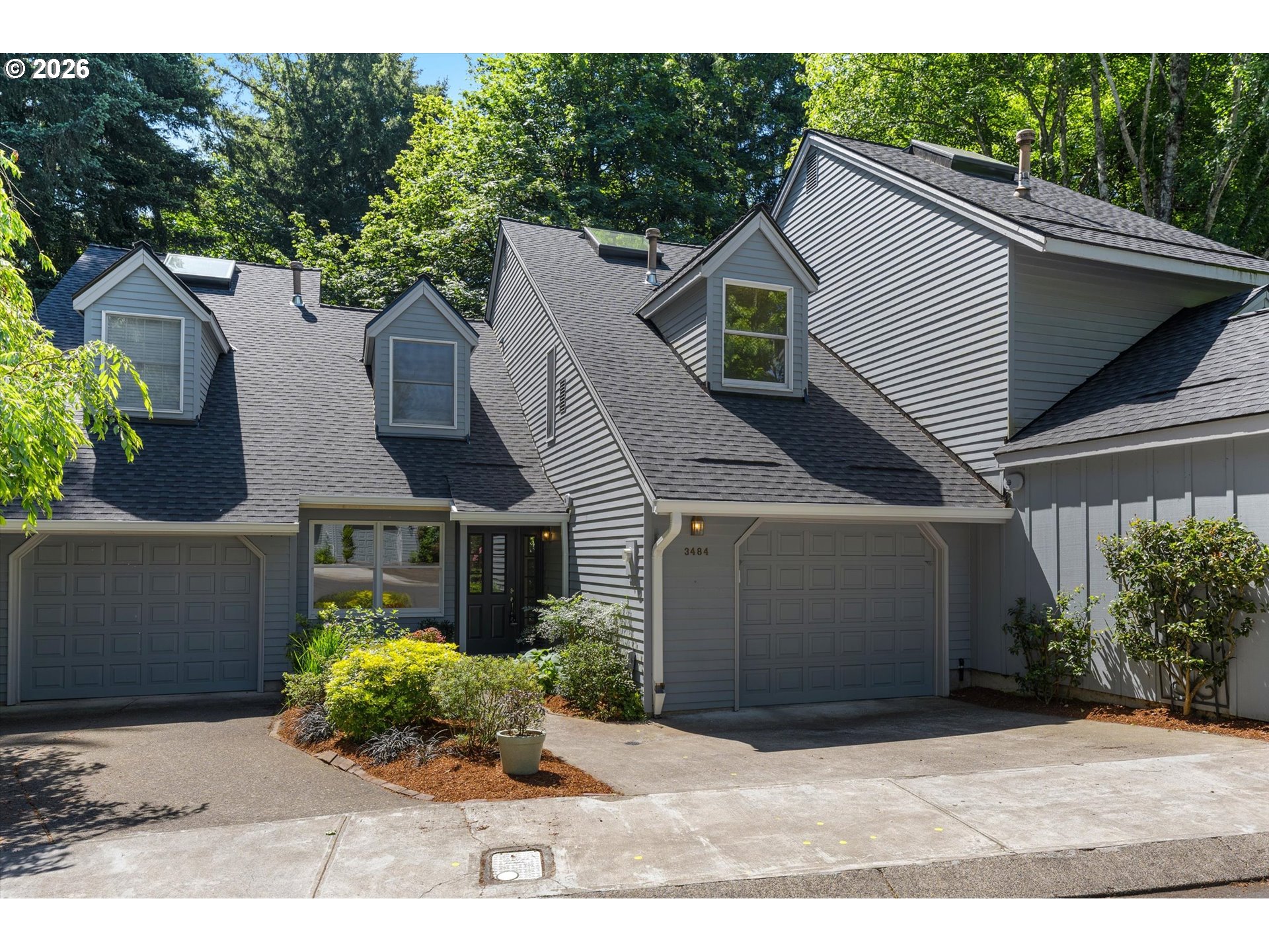 3484 DEVONSHIRE DR Property Photo 1