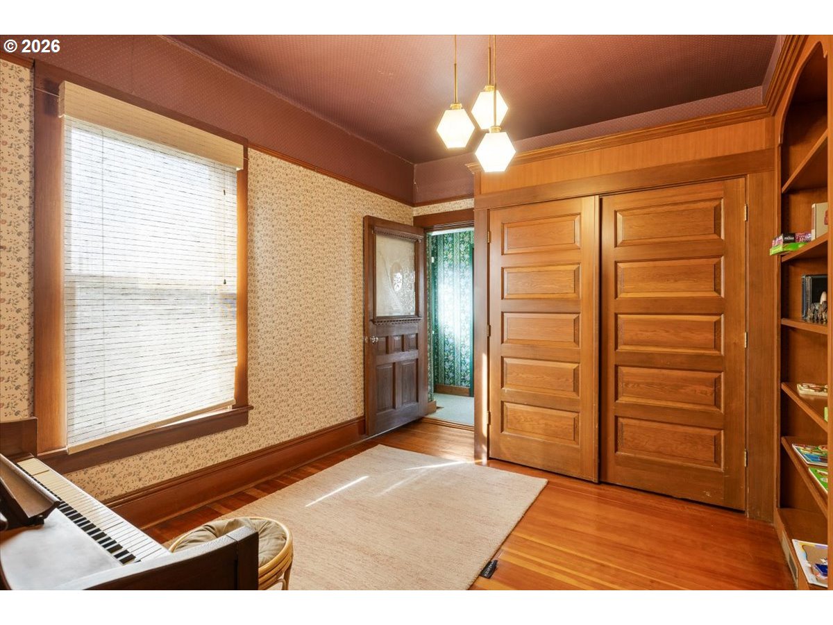 139 Sw I St Property Photo 19