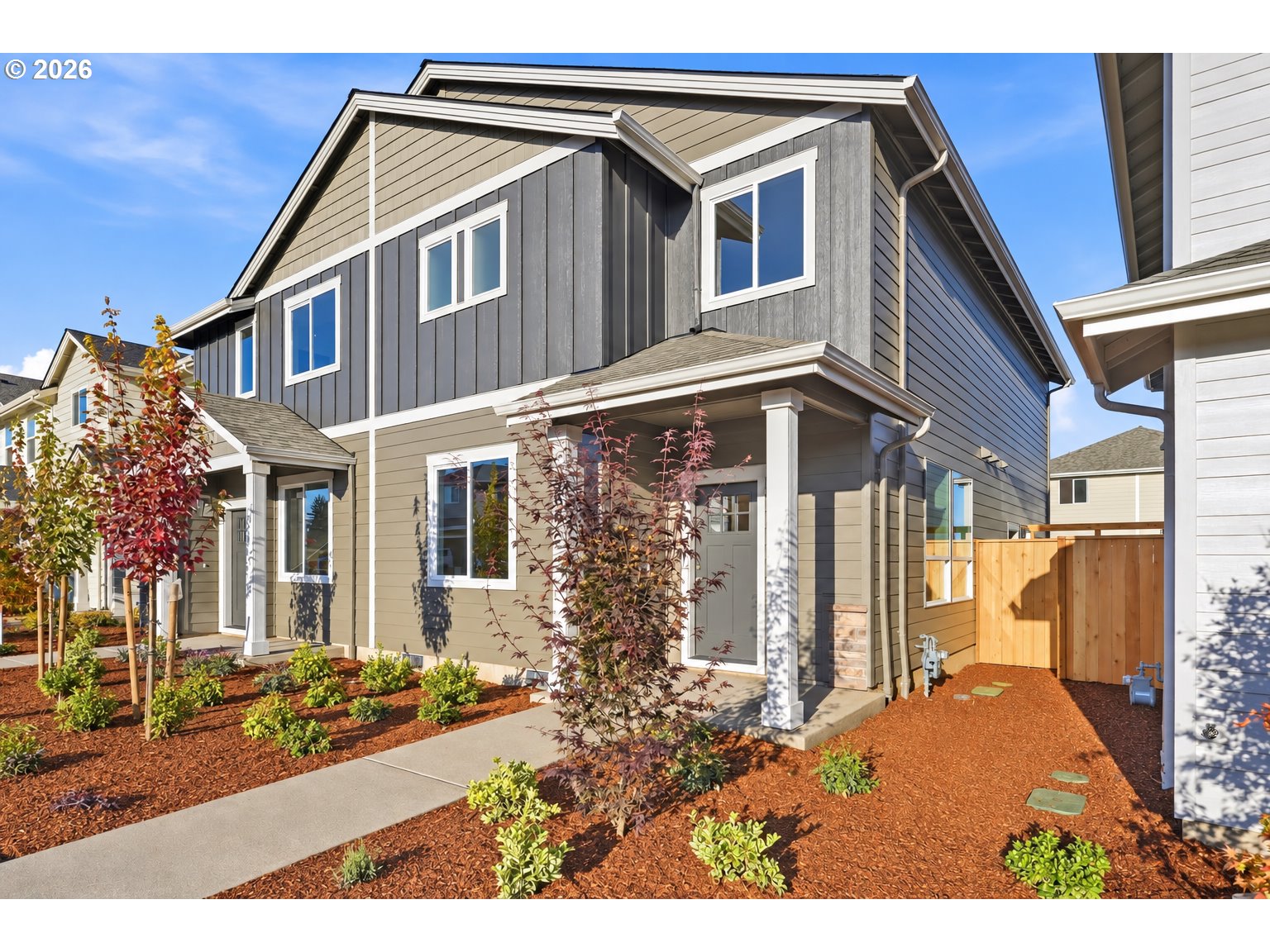 366 SE SHETTERLY DR Property Photo 1