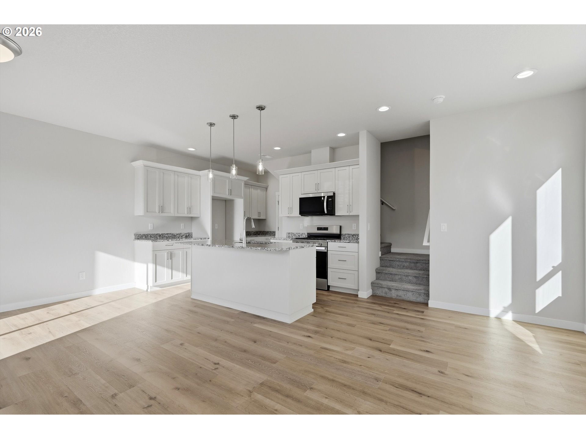 366 Se Shetterly Dr Property Photo 2