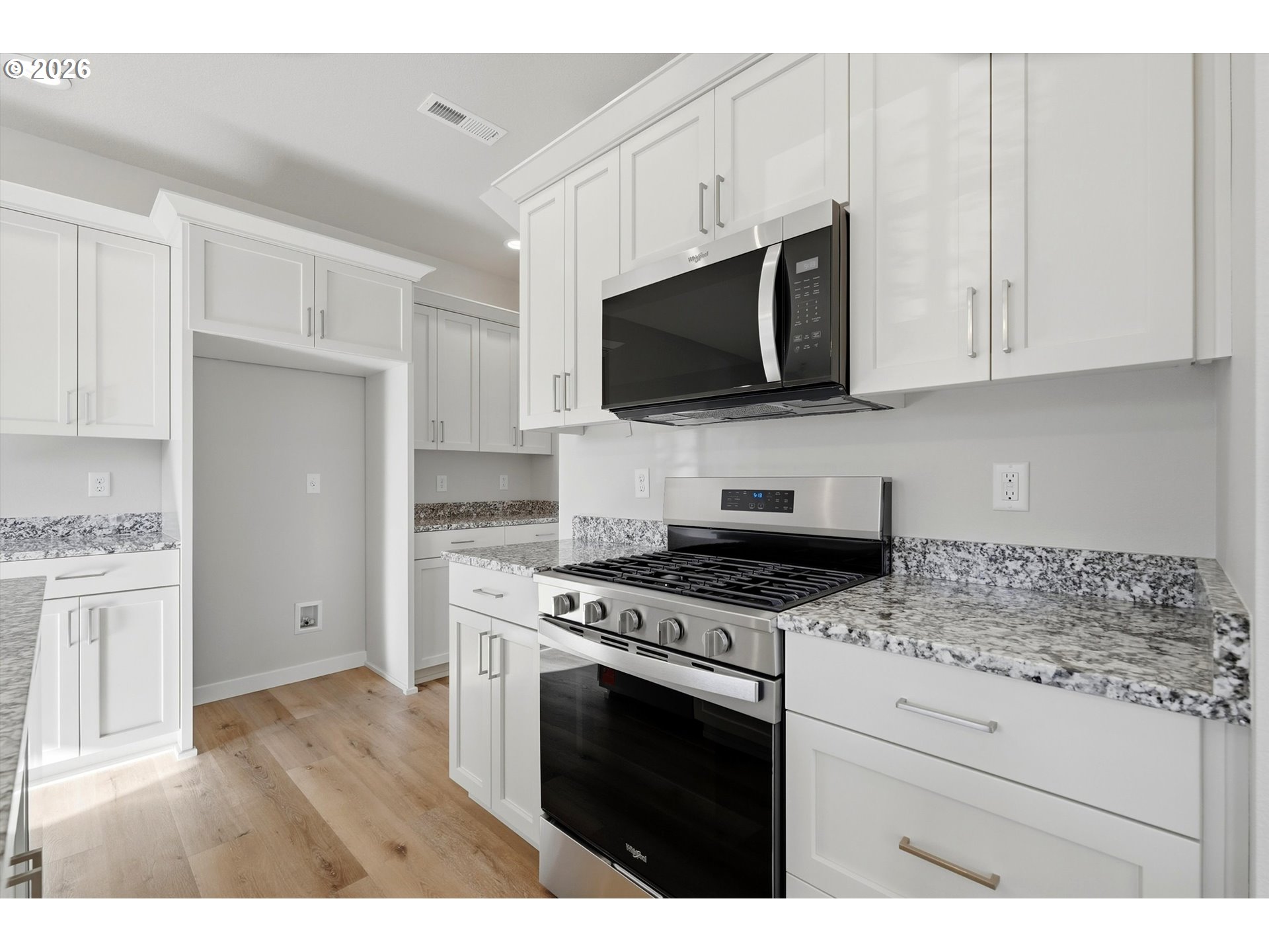 366 Se Shetterly Dr Property Photo 6