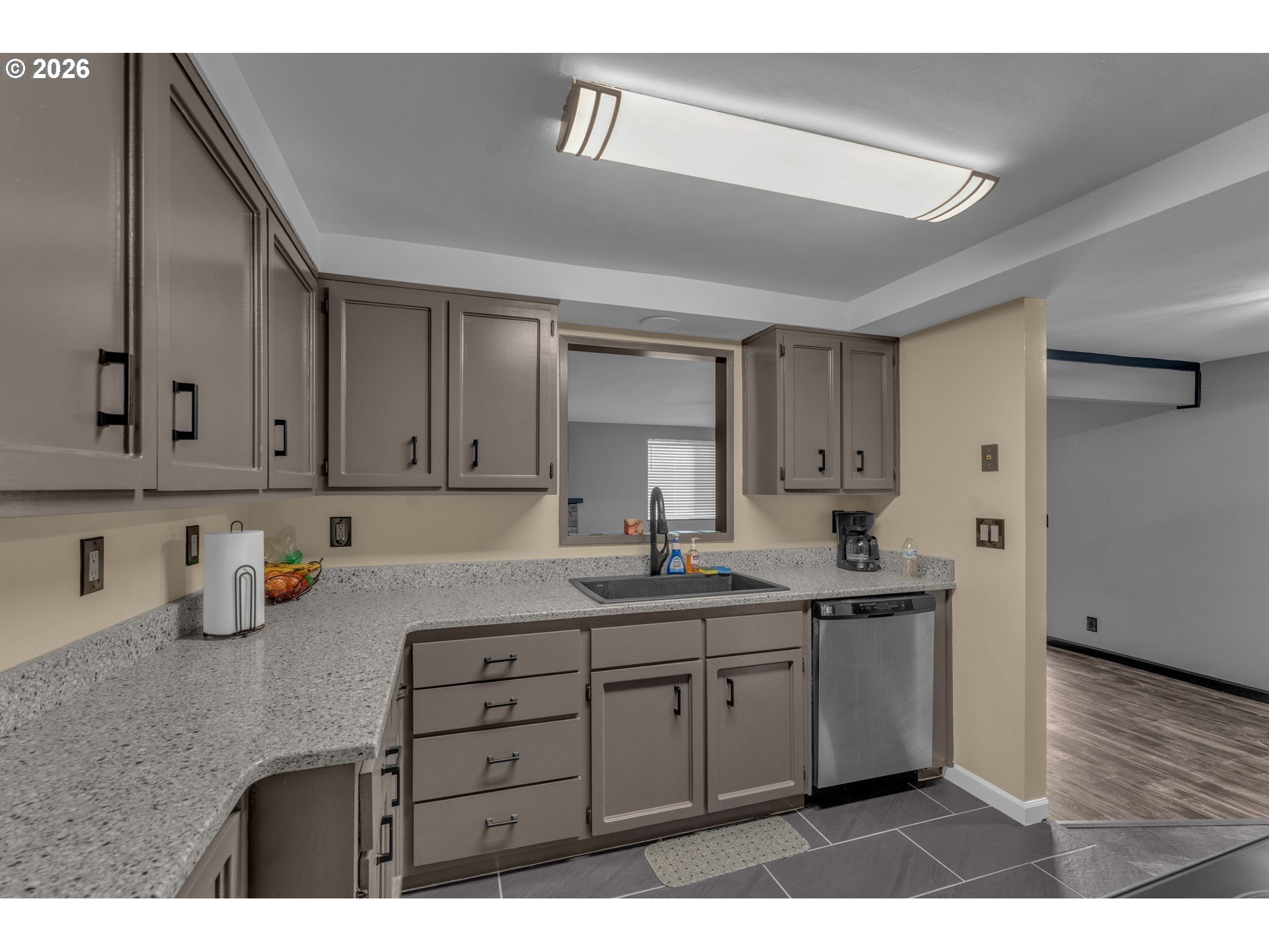 1735 Rainbow Dr Property Photo 3