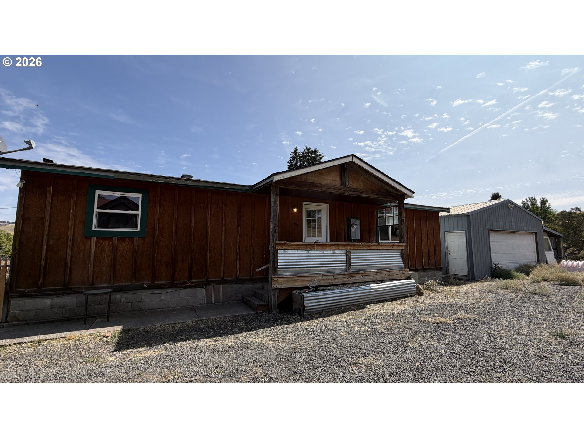 445 7th ST Property Photo 1