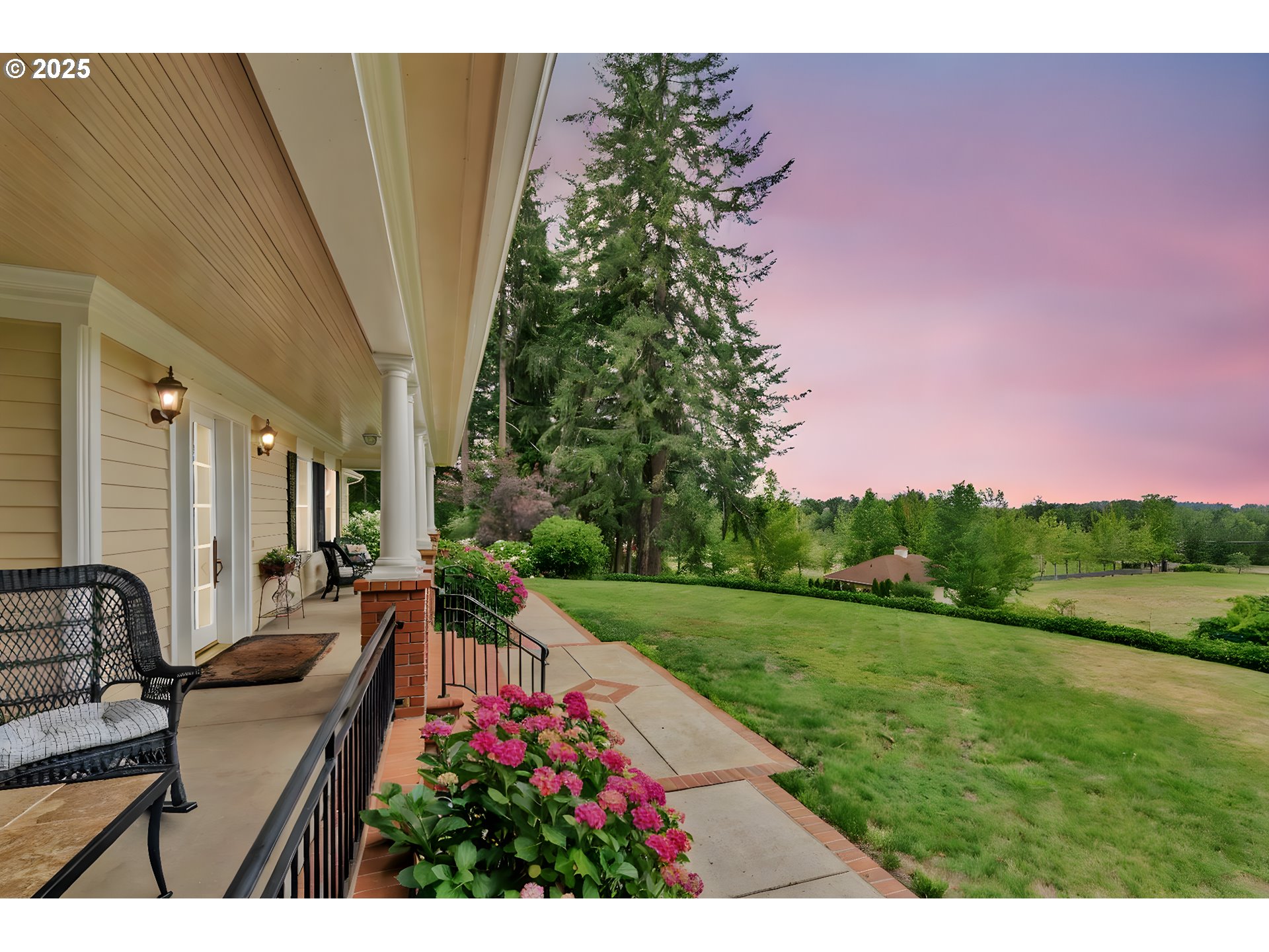 28408 Spencer Creek Rd Property Photo 2