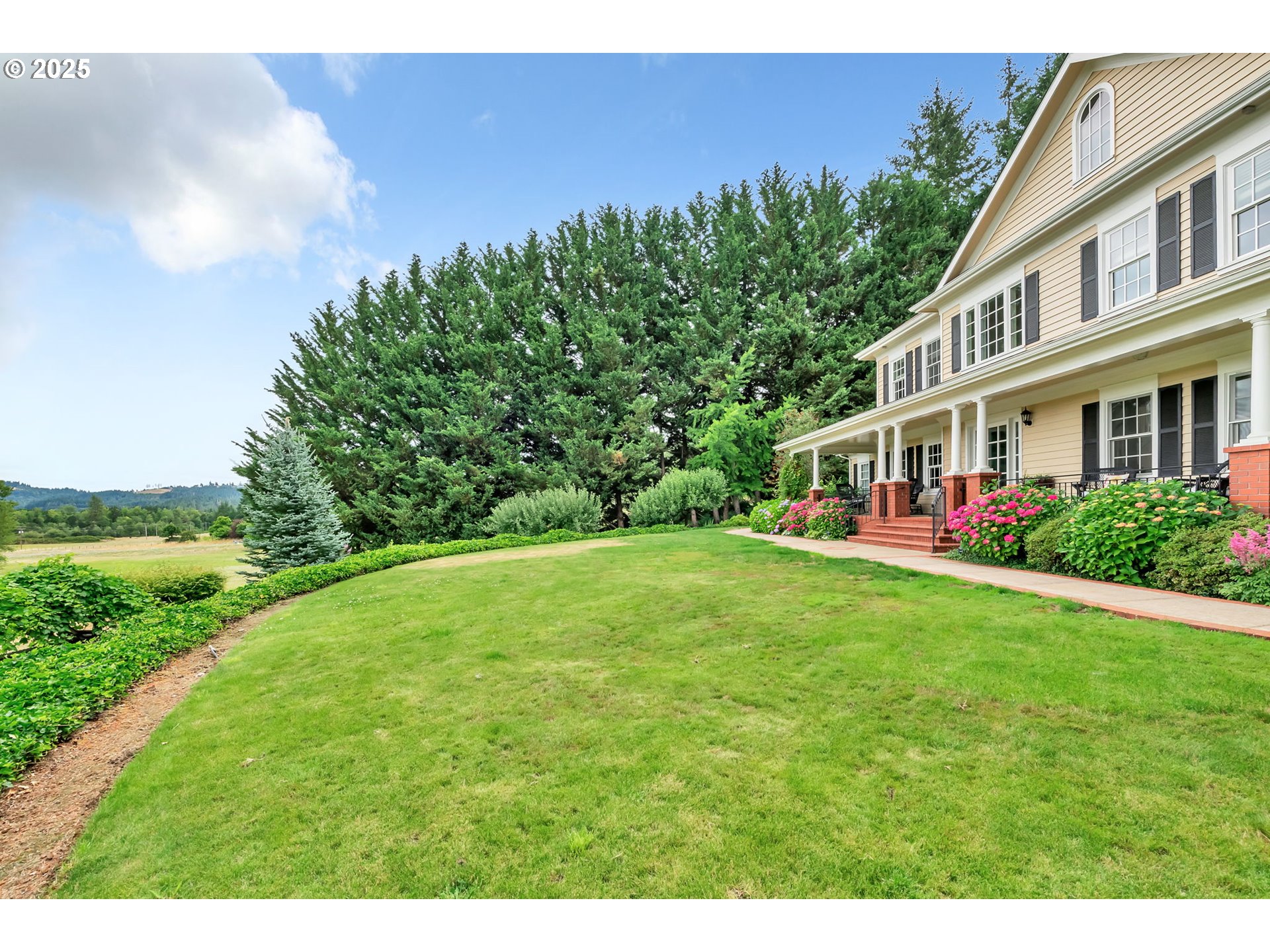 28408 Spencer Creek Rd Property Photo 4