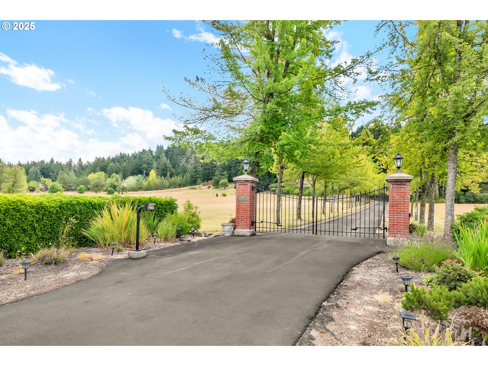 28408 Spencer Creek Rd Property Photo 5
