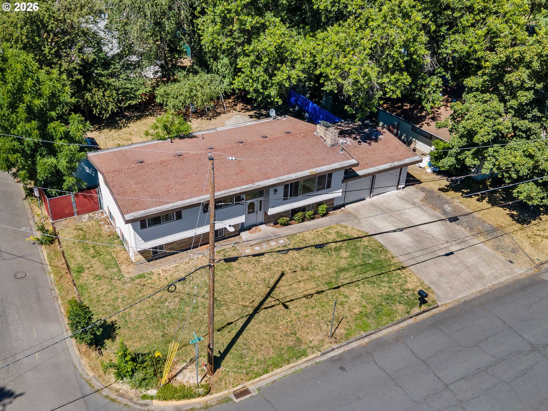 1801 E Laurel Dr Property Photo 4