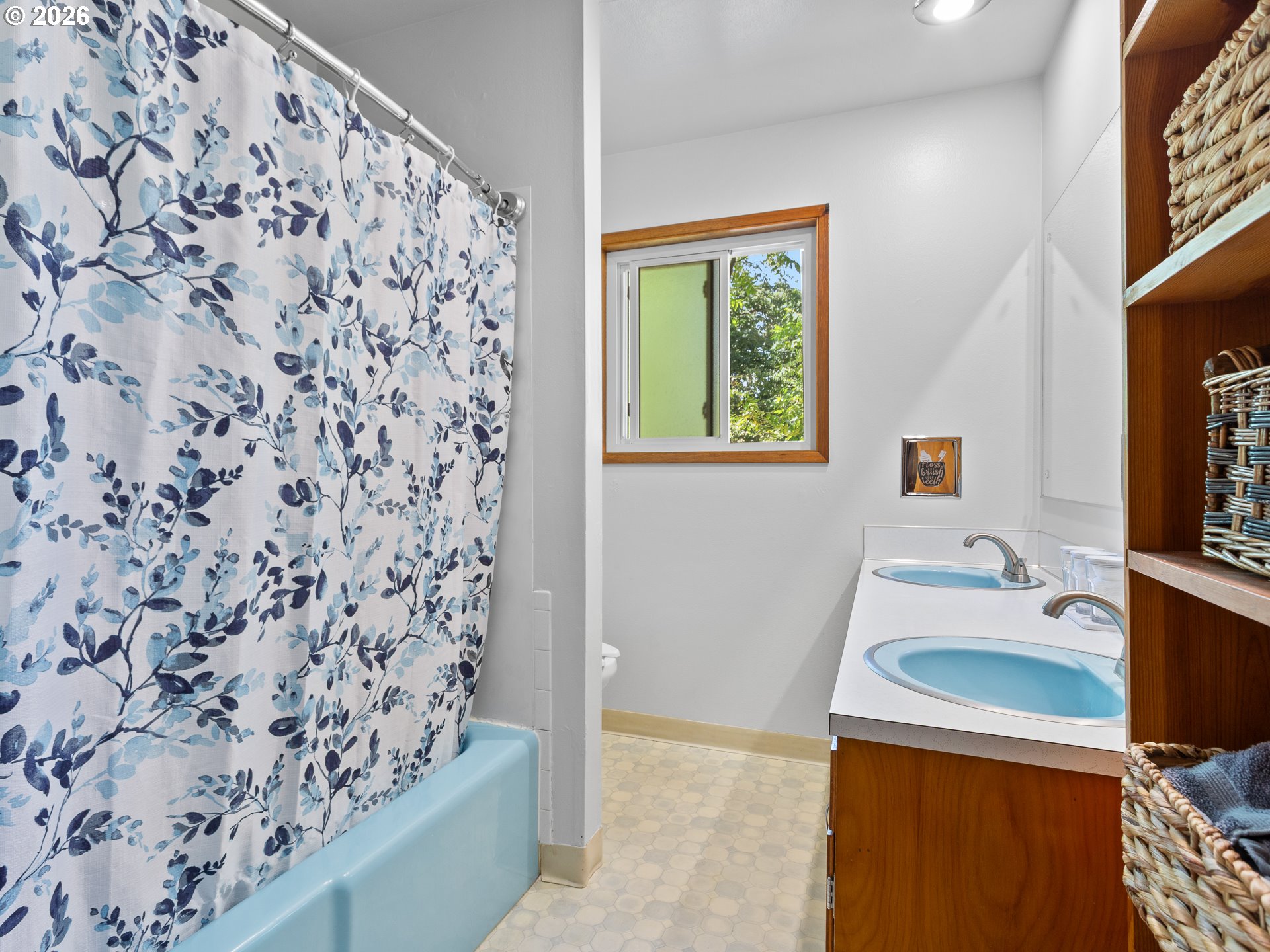1801 E Laurel Dr Property Photo 21