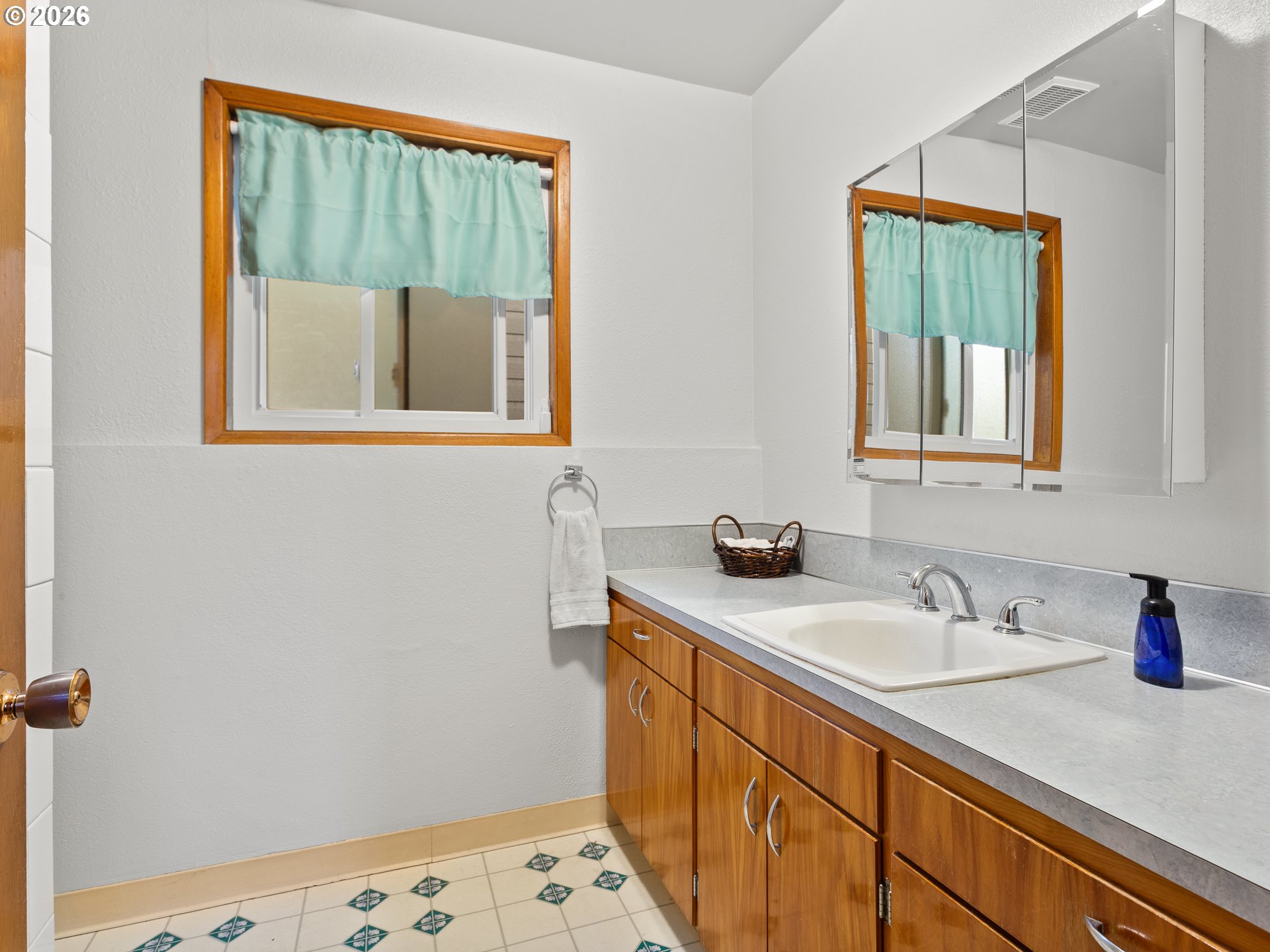 1801 E Laurel Dr Property Photo 25