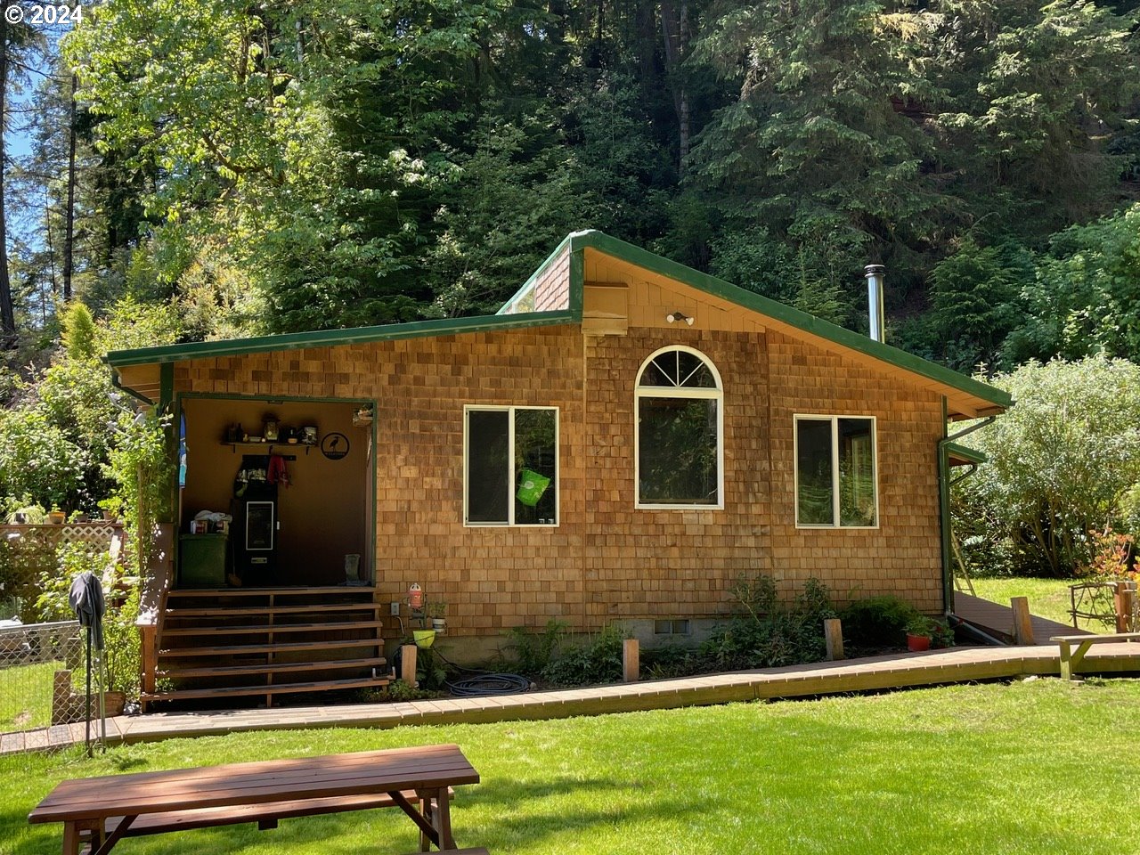 83126 Siltcoos Station Rd Property Photo 5