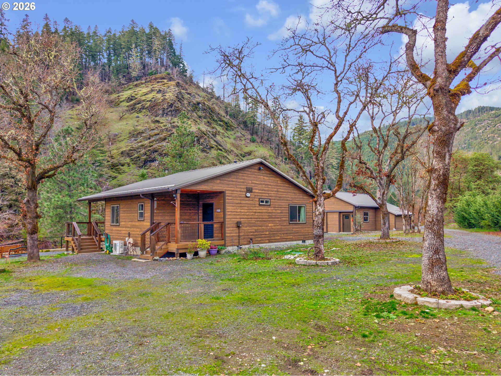 4696 Cow Creek Rd Property Photo 3