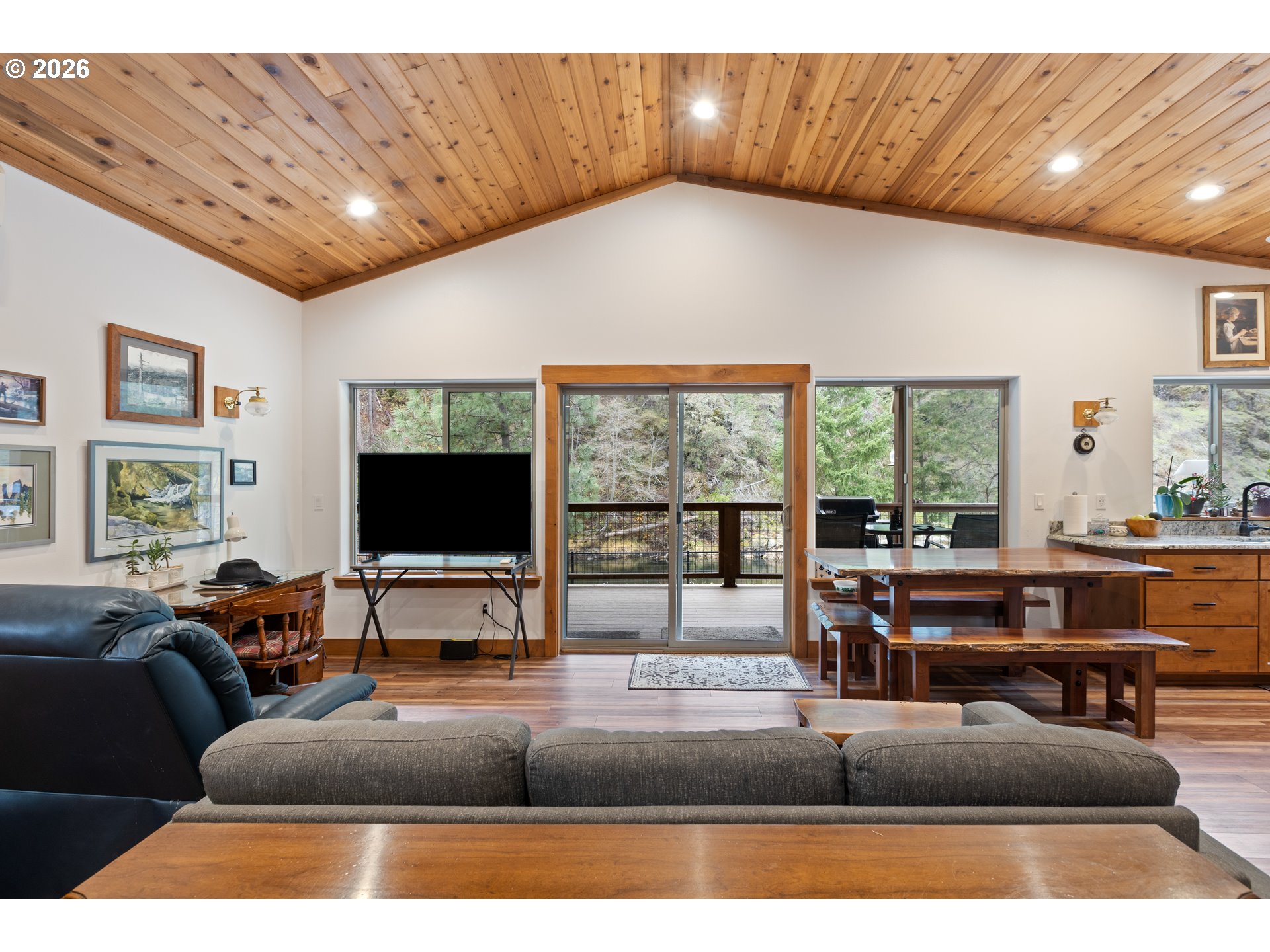 4696 Cow Creek Rd Property Photo 14