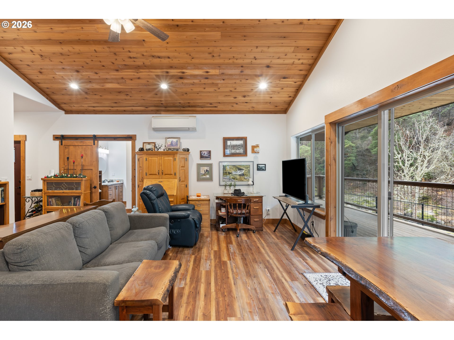4696 Cow Creek Rd Property Photo 15