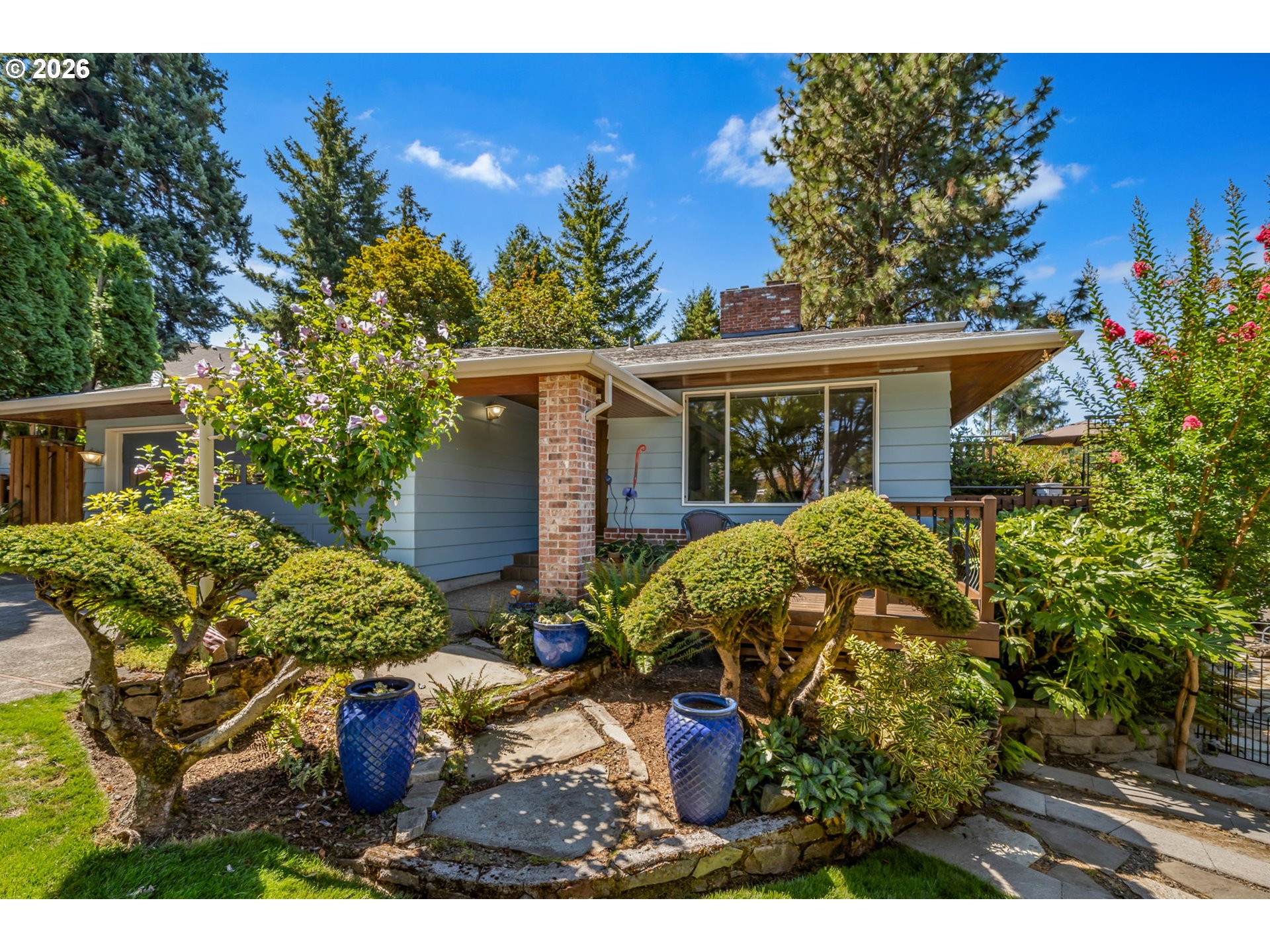 725 NW MAWRCREST DR Property Photo 1