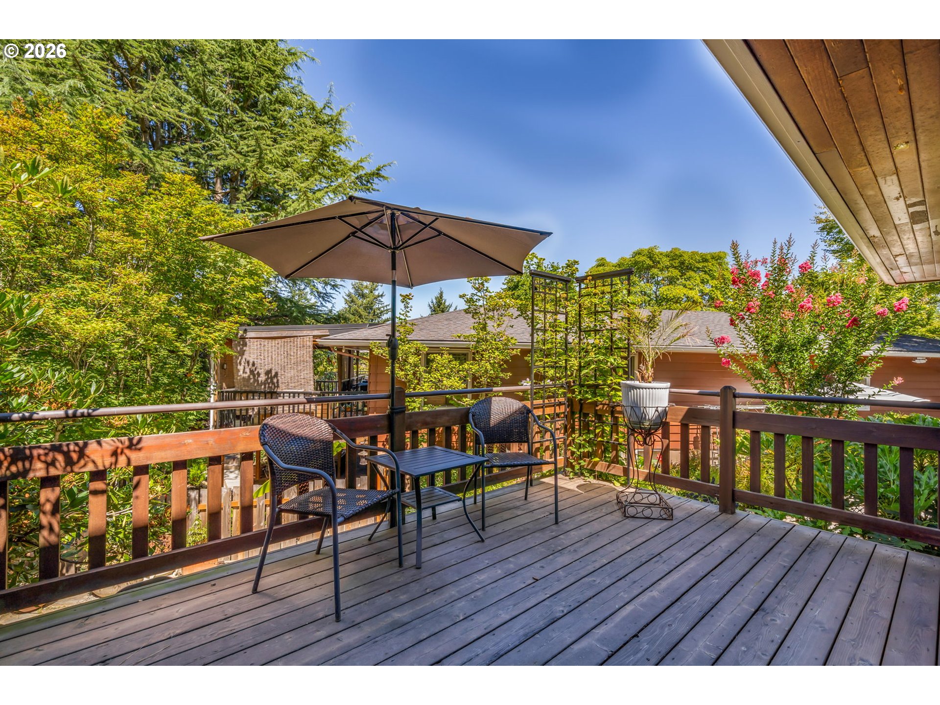 725 Nw Mawrcrest Dr Property Photo 17