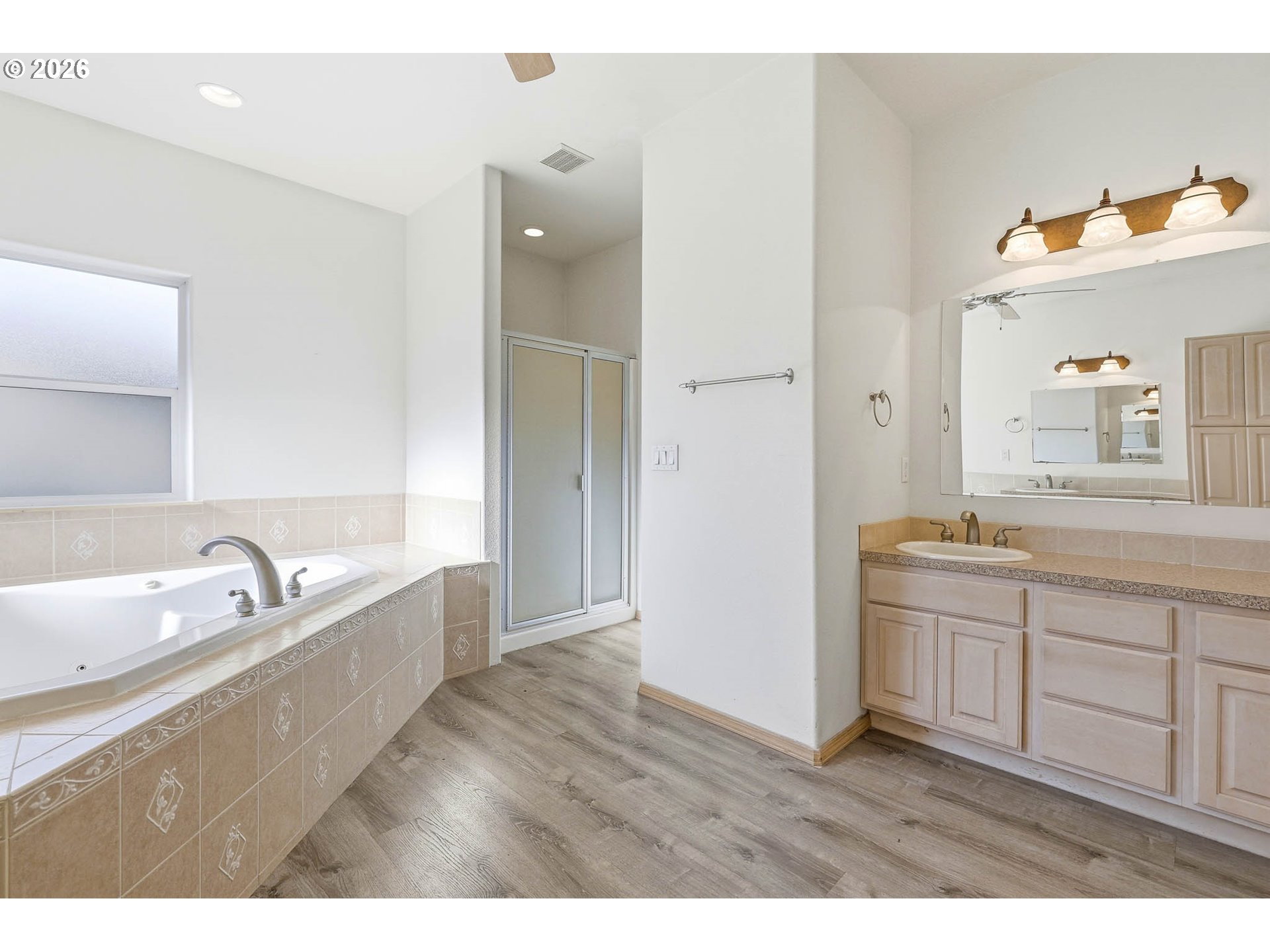 994 E Hurlburt Ave Property Photo 16