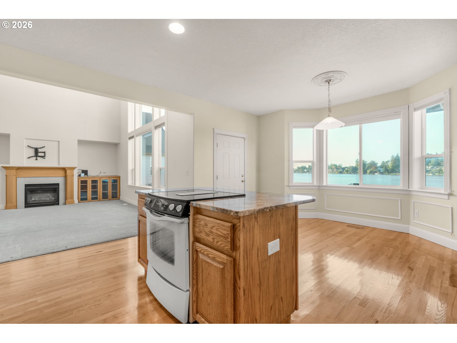 21223 Ne Shore Dr Property Photo 14