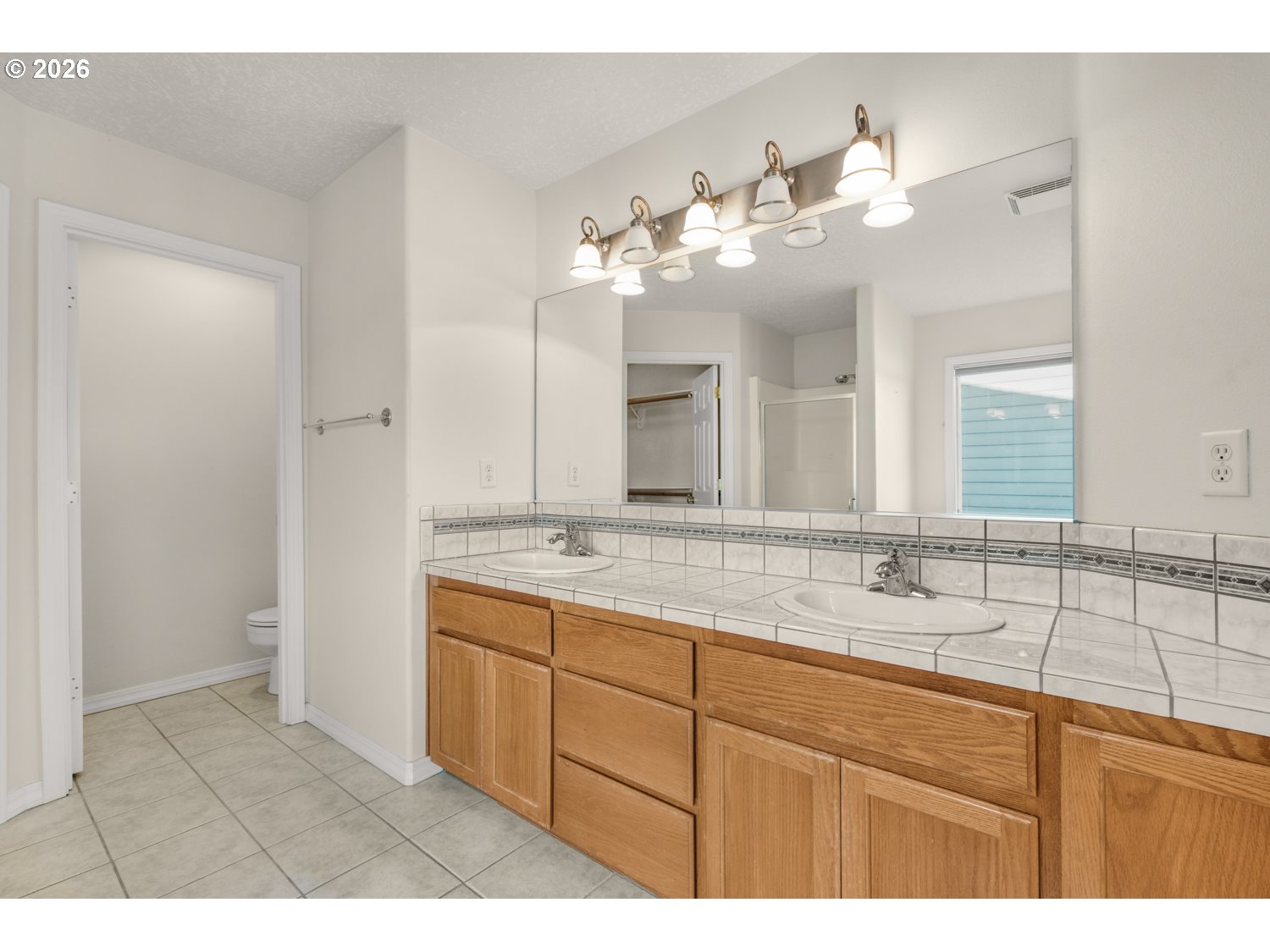 21223 Ne Shore Dr Property Photo 23