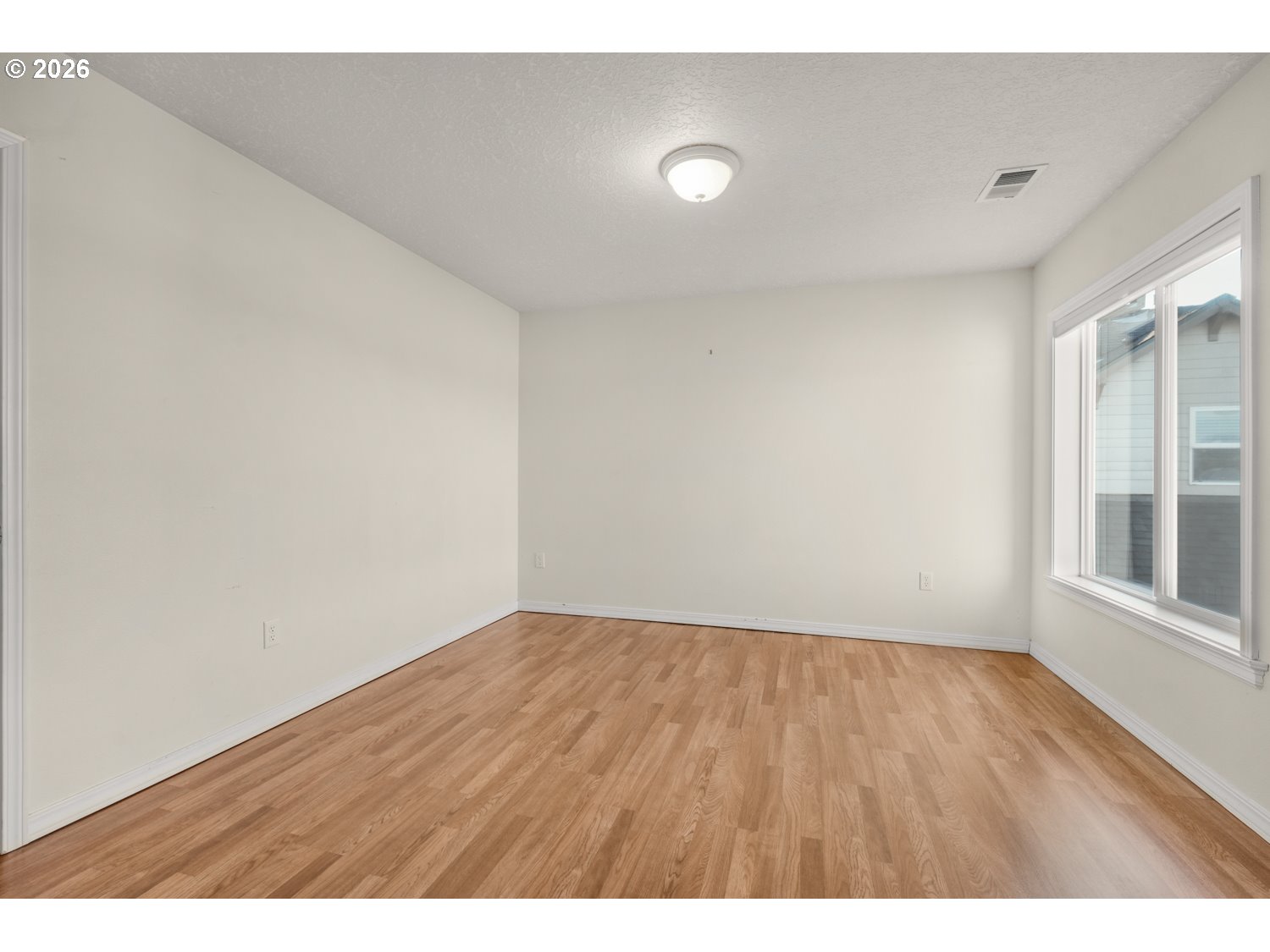 21223 Ne Shore Dr Property Photo 28
