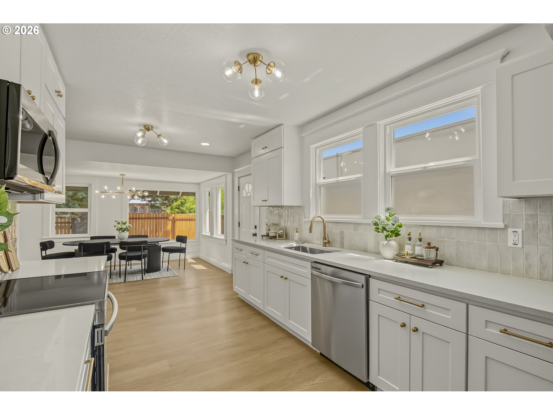 9131 N Lombard St Property Photo 8