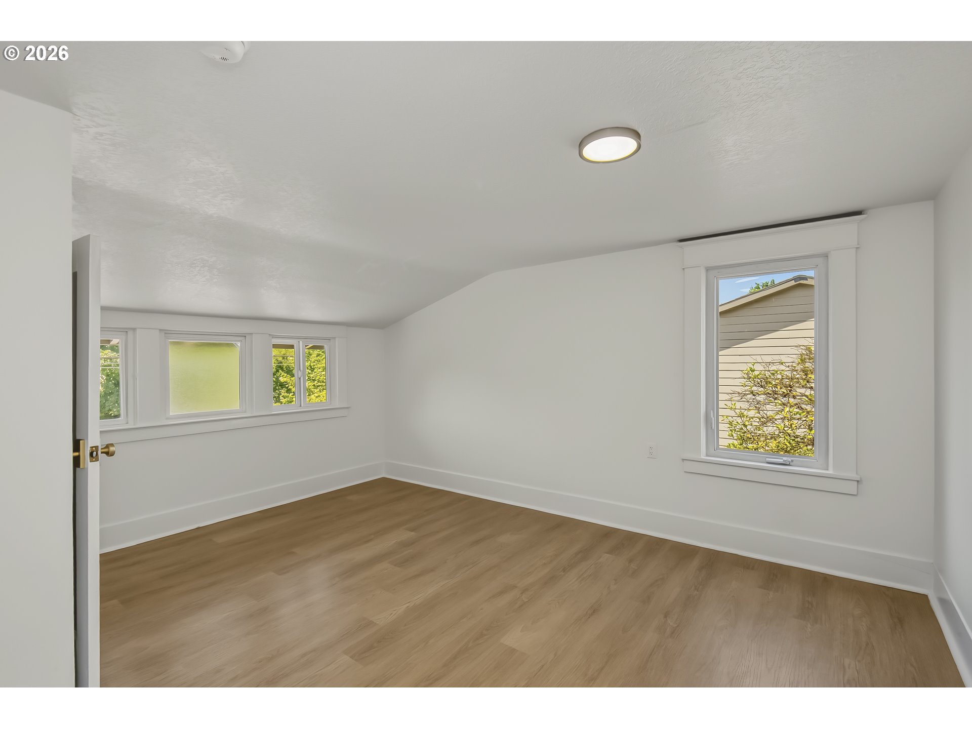 9131 N Lombard St Property Photo 19