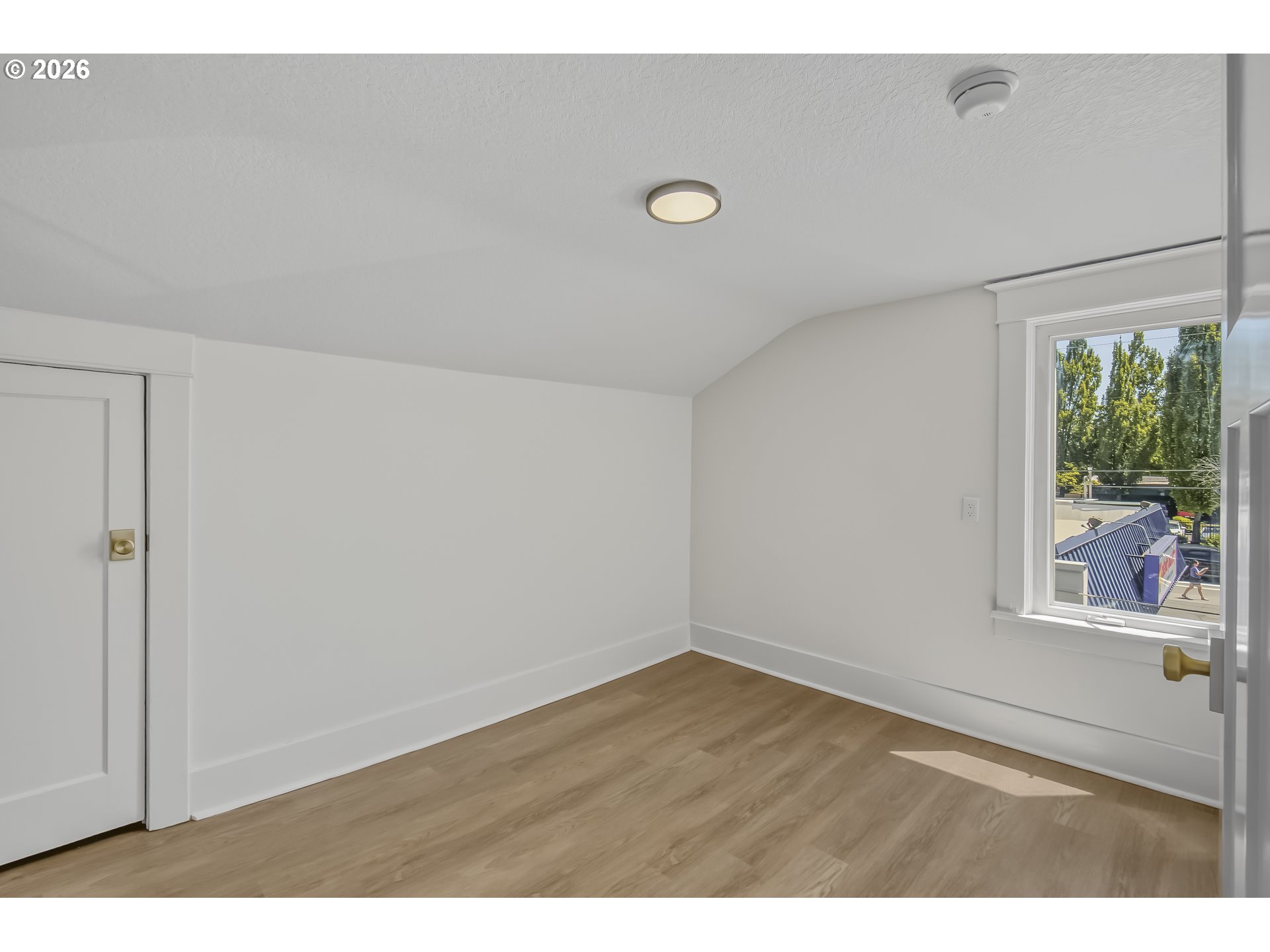 9131 N Lombard St Property Photo 23