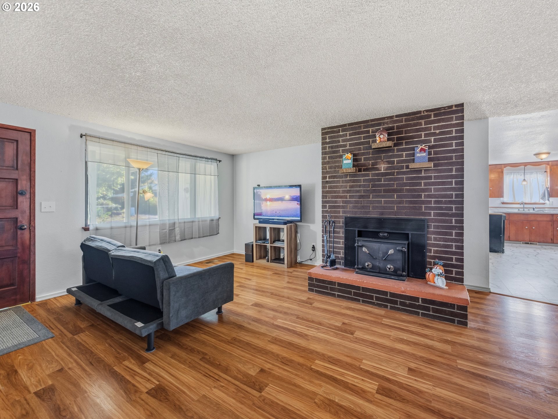 550 Walnut St Property Photo 3