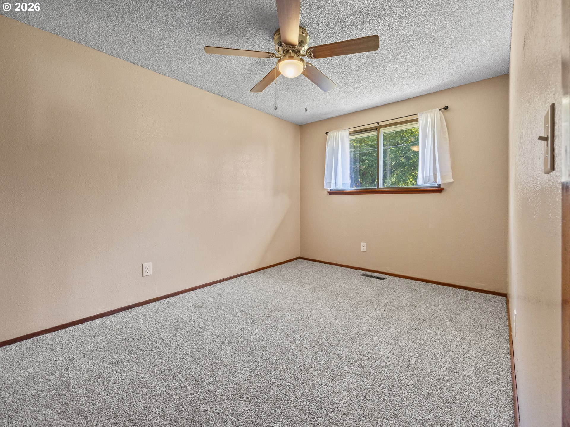 550 Walnut St Property Photo 17