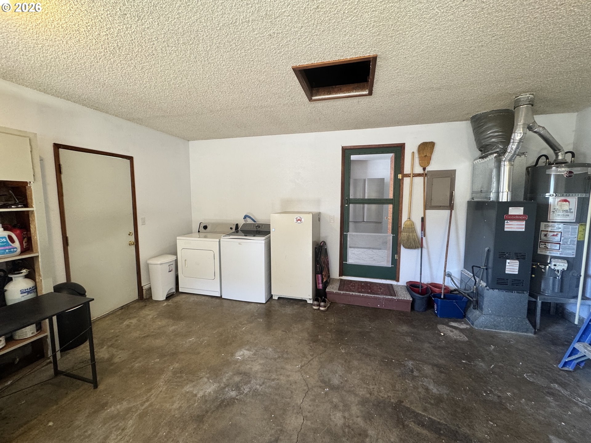 550 Walnut St Property Photo 33