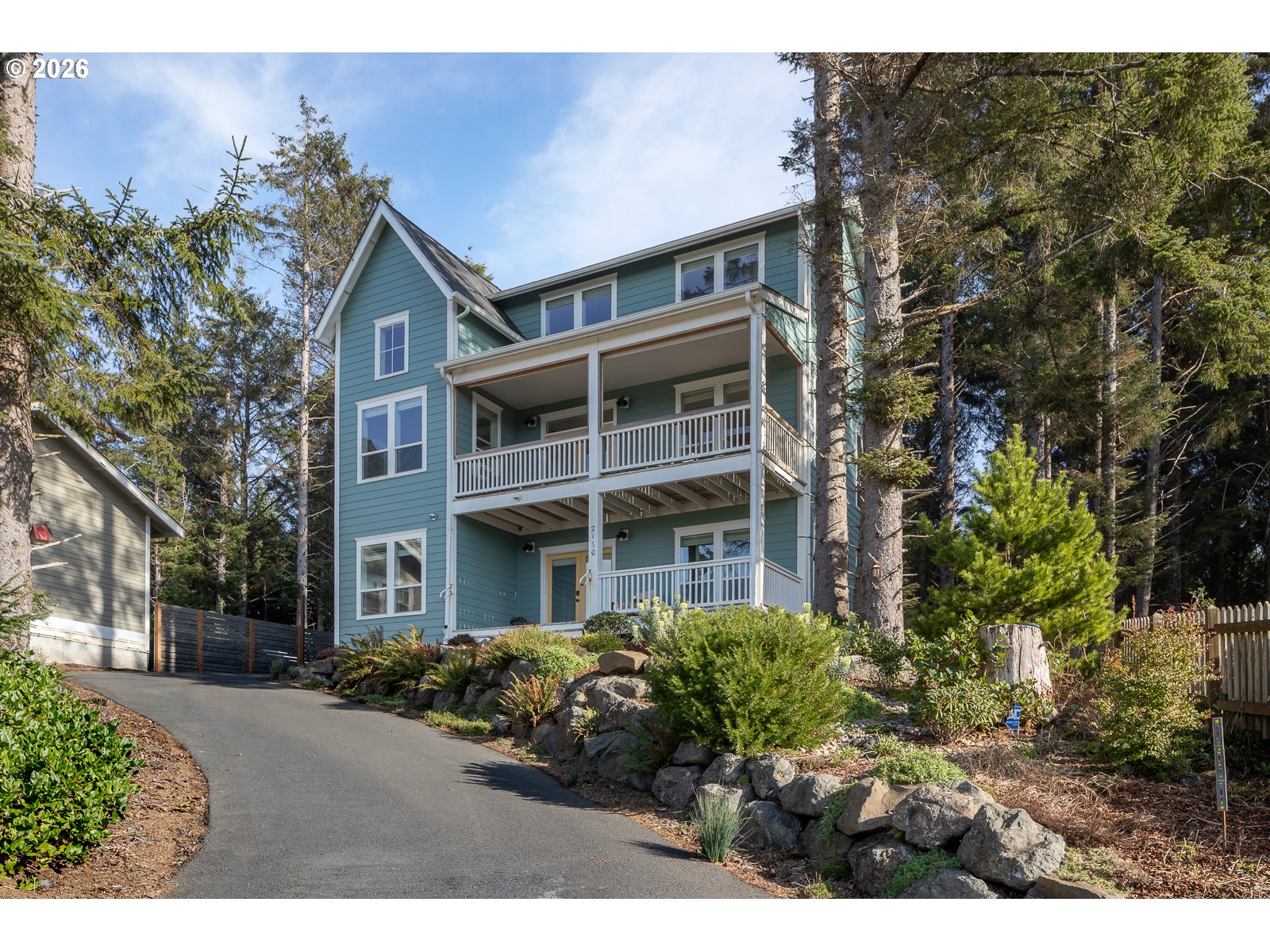 2160 SW COAST AVE Property Photo 1