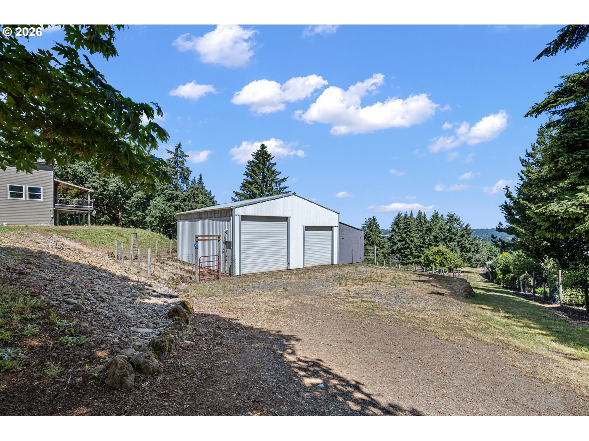 3955 Sunset Hills Dr Property Photo 3