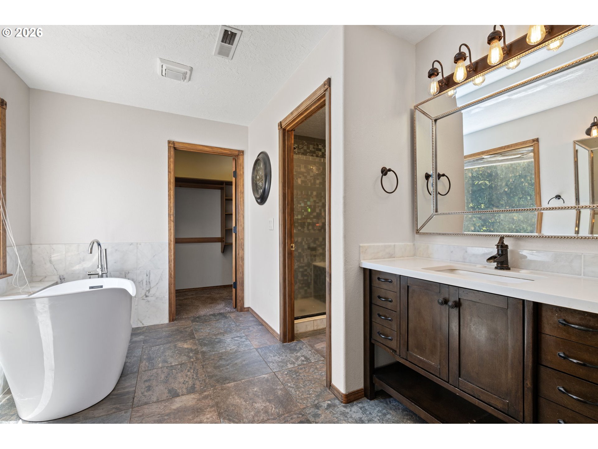 3955 Sunset Hills Dr Property Photo 24