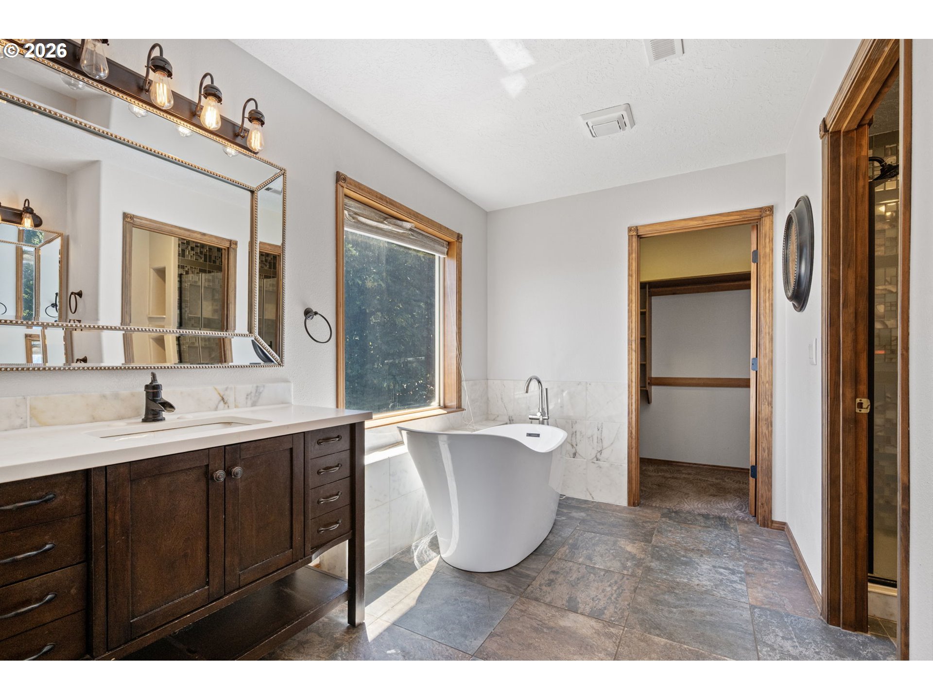 3955 Sunset Hills Dr Property Photo 25