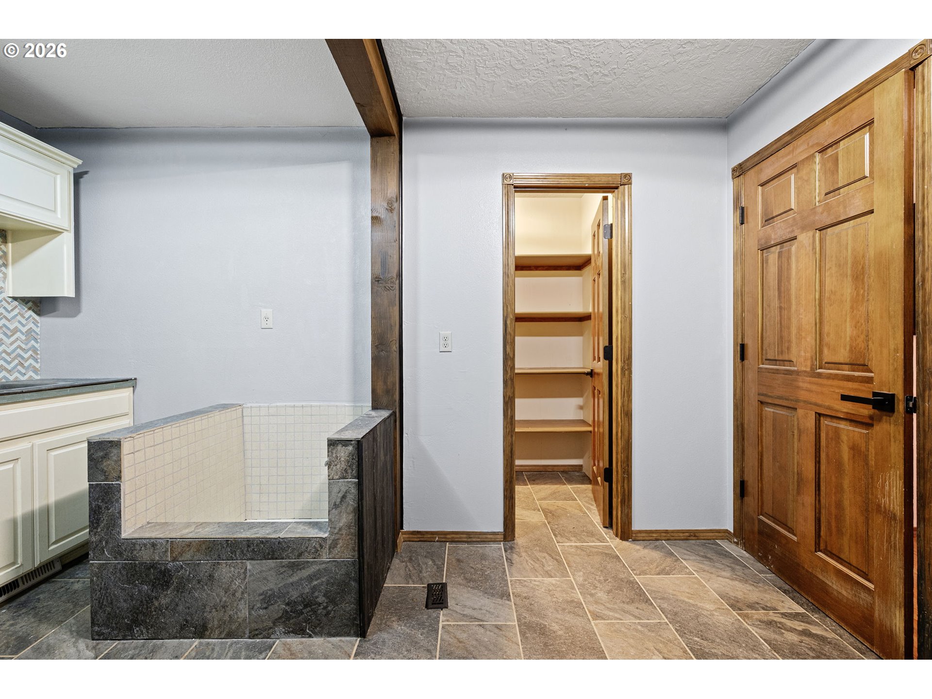 3955 Sunset Hills Dr Property Photo 32
