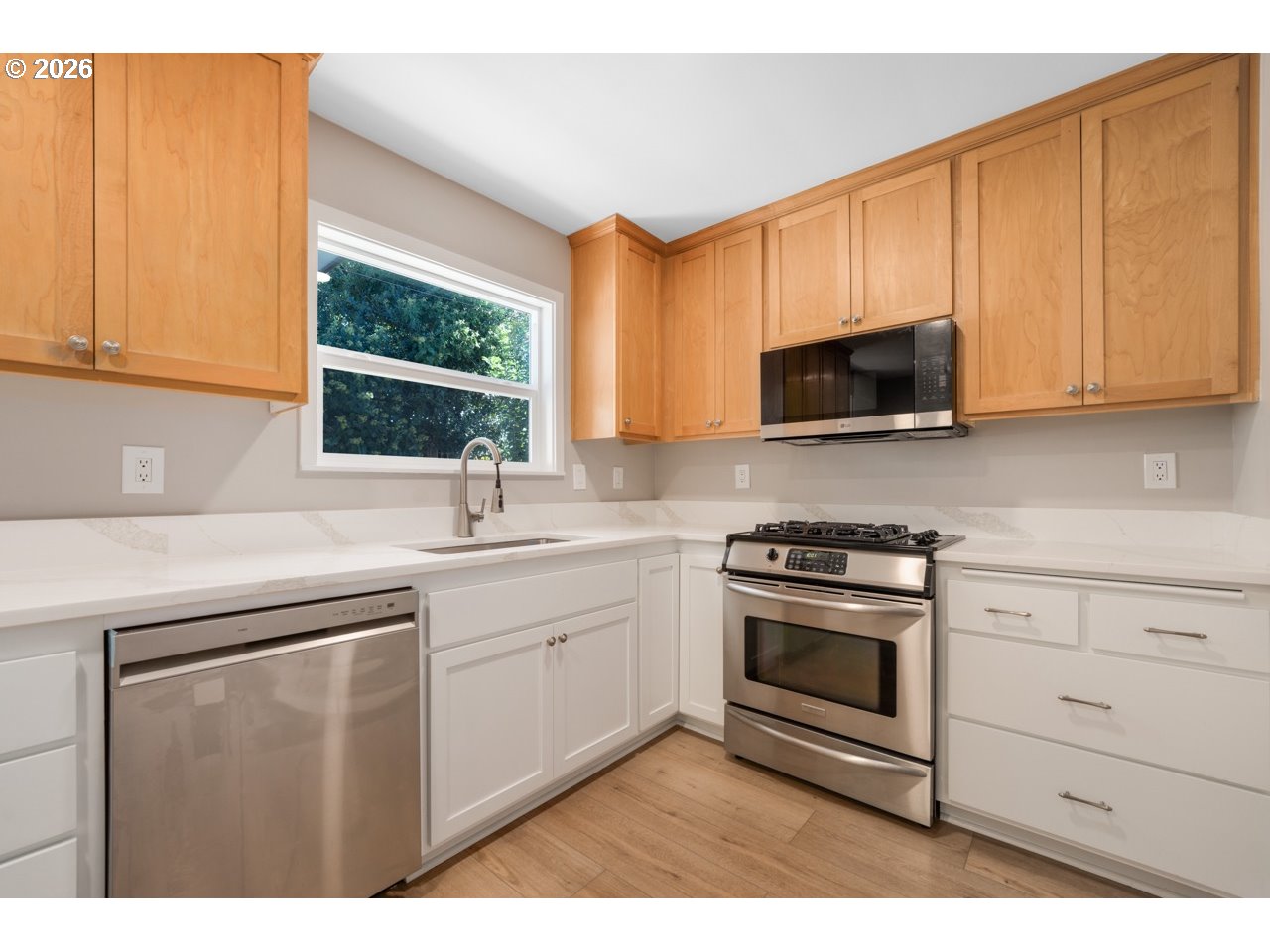 1155 Madison St Property Photo 7